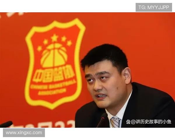 空姐们齐聚一堂热议姚明身高魅力与篮球传奇故事